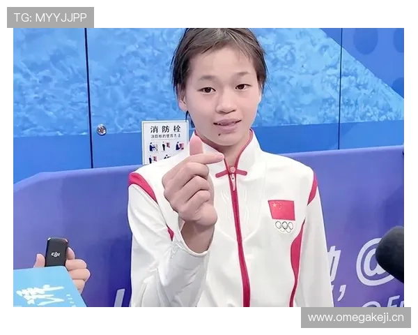 全红婵偷偷吃炸鸡被教练抓包，下一秒直接跳水池里清醒一下