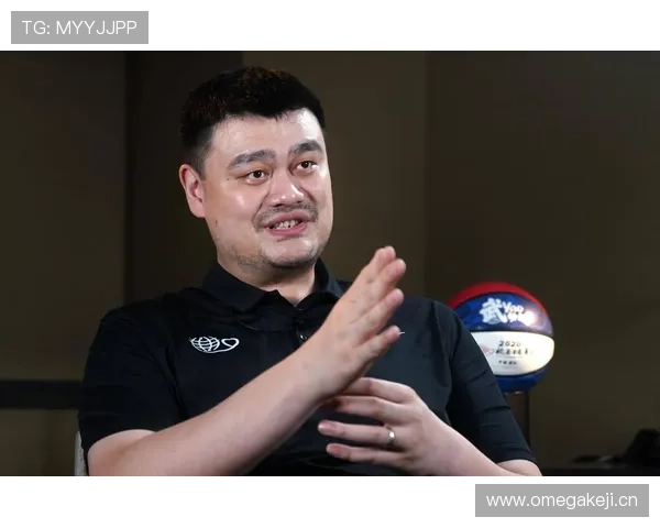 姚明出门随手背的奢侈大包，把我全年的存款都提醒了一遍