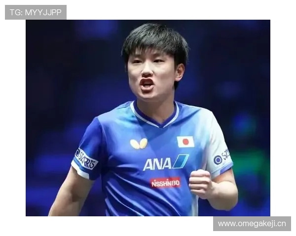 张本智和赛场上铁血冷面，一到私下居然成了“躺赢王”？